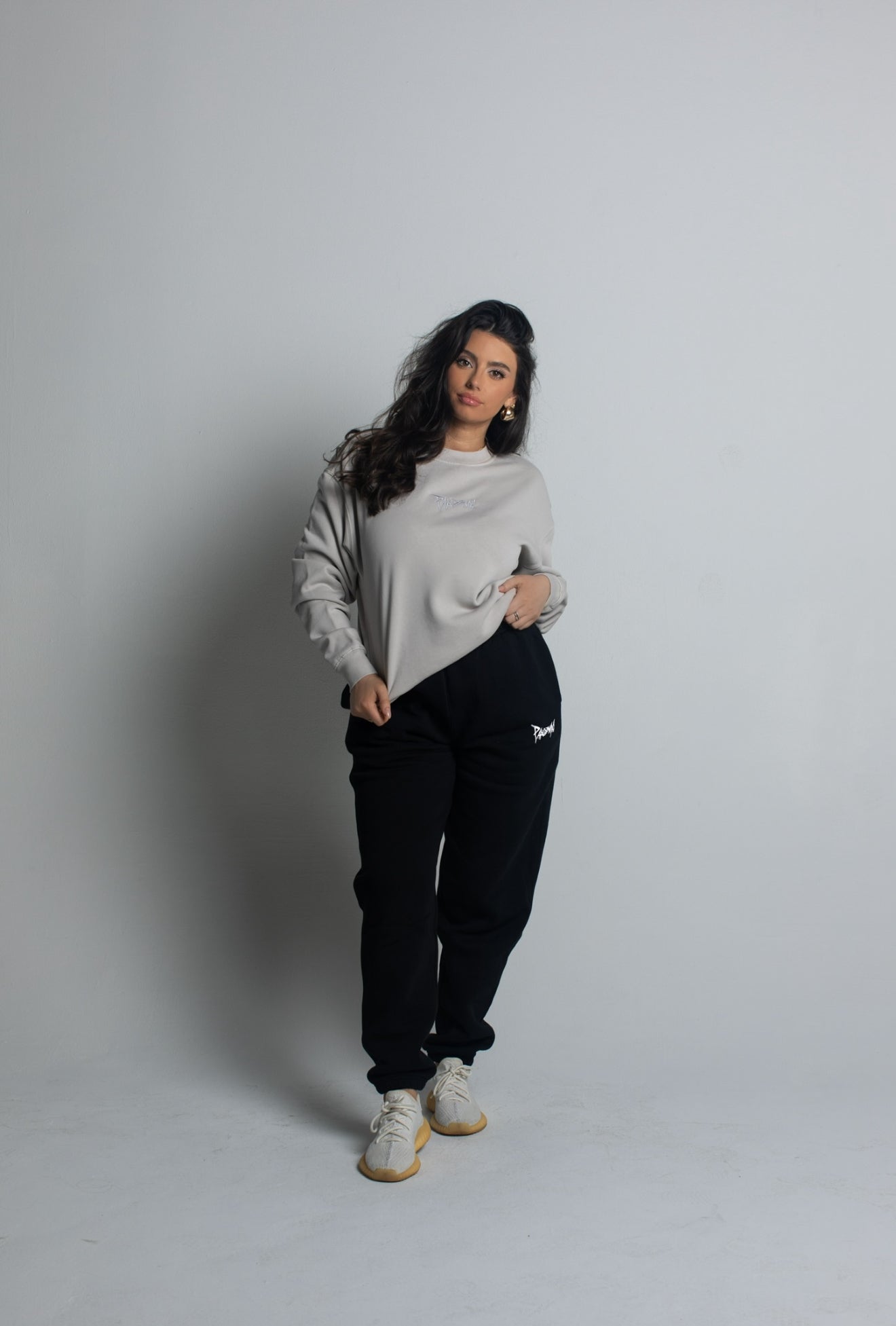Relax Faded Crew Sweater in Chalk