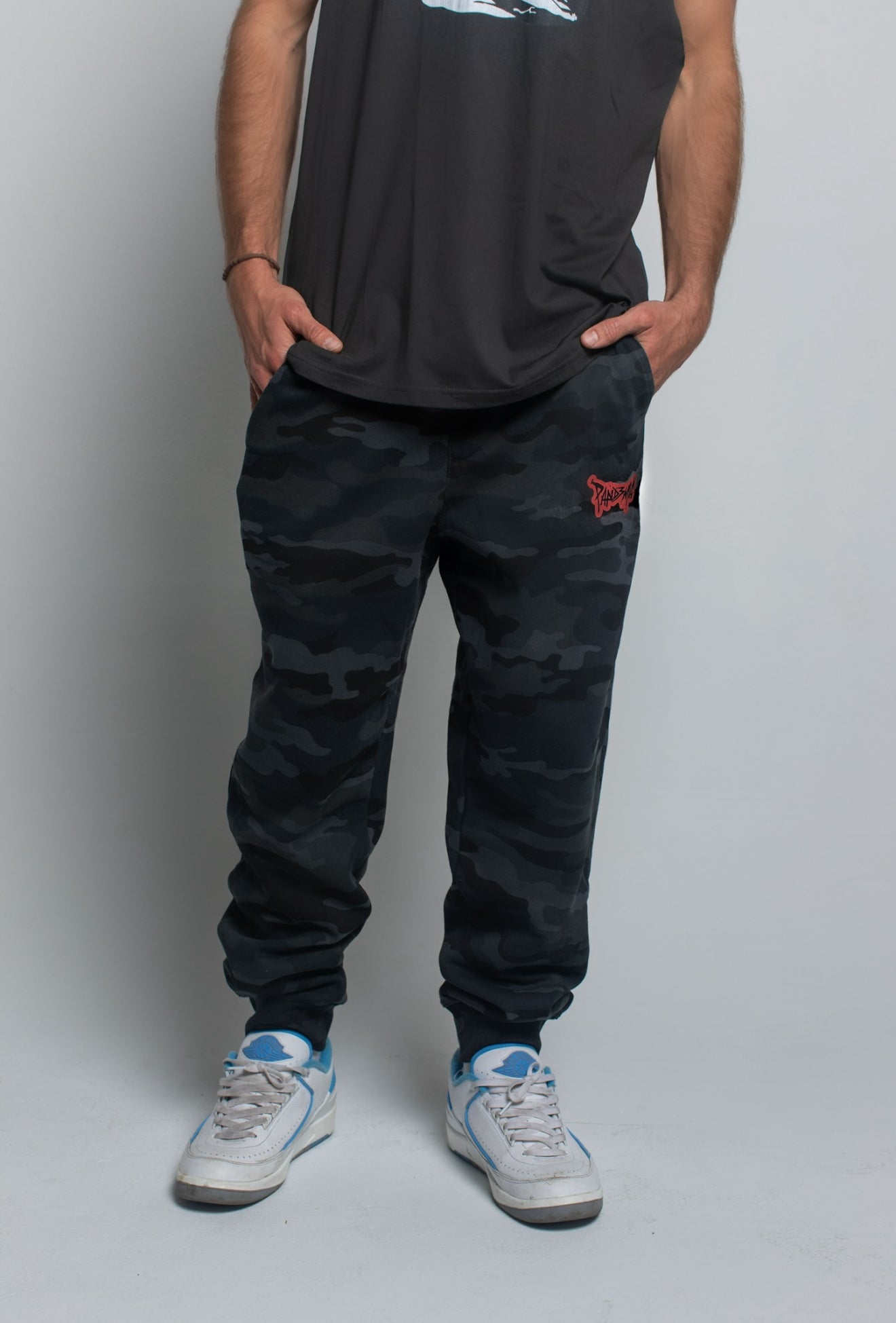 No Fear Camo Joggers in Noir